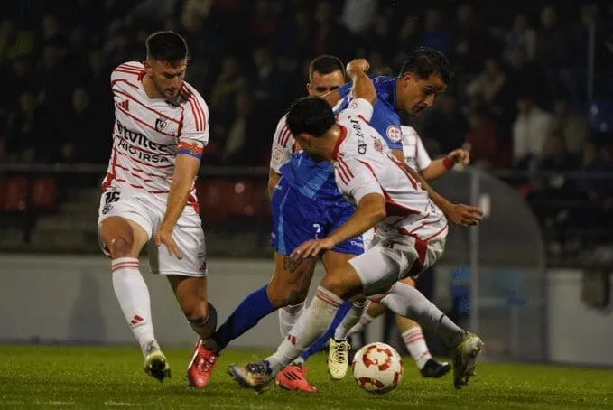 El efecto Pablo López sigue imparable: el Ourense CF tumba a la Ponferradina en un duelo de altura (2-1)