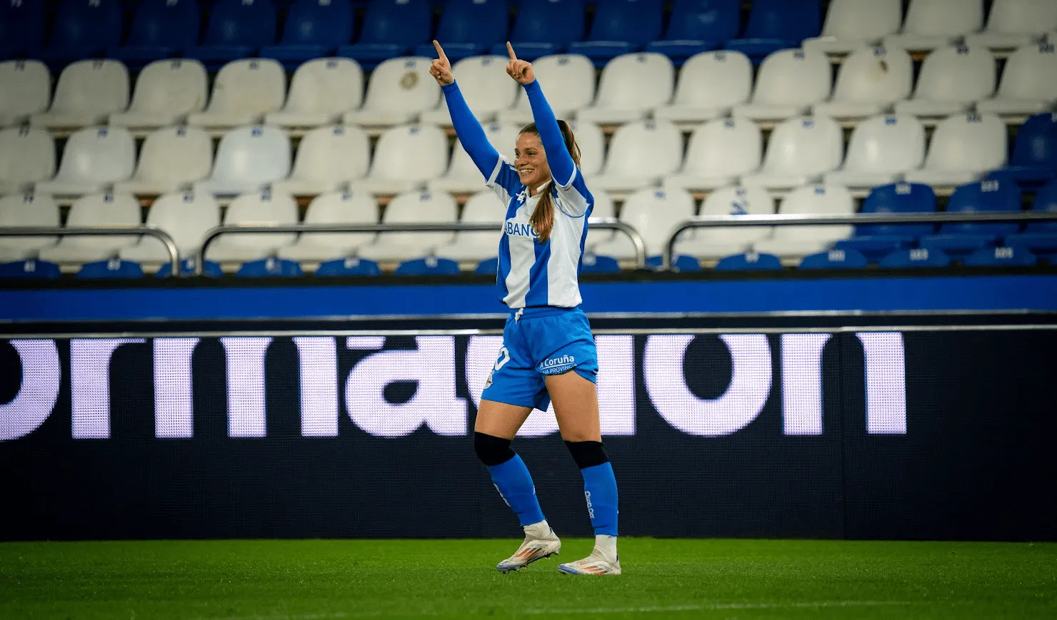 El Deportivo sale del descenso, que permuta con el Levante, al final de la primera vuelta
