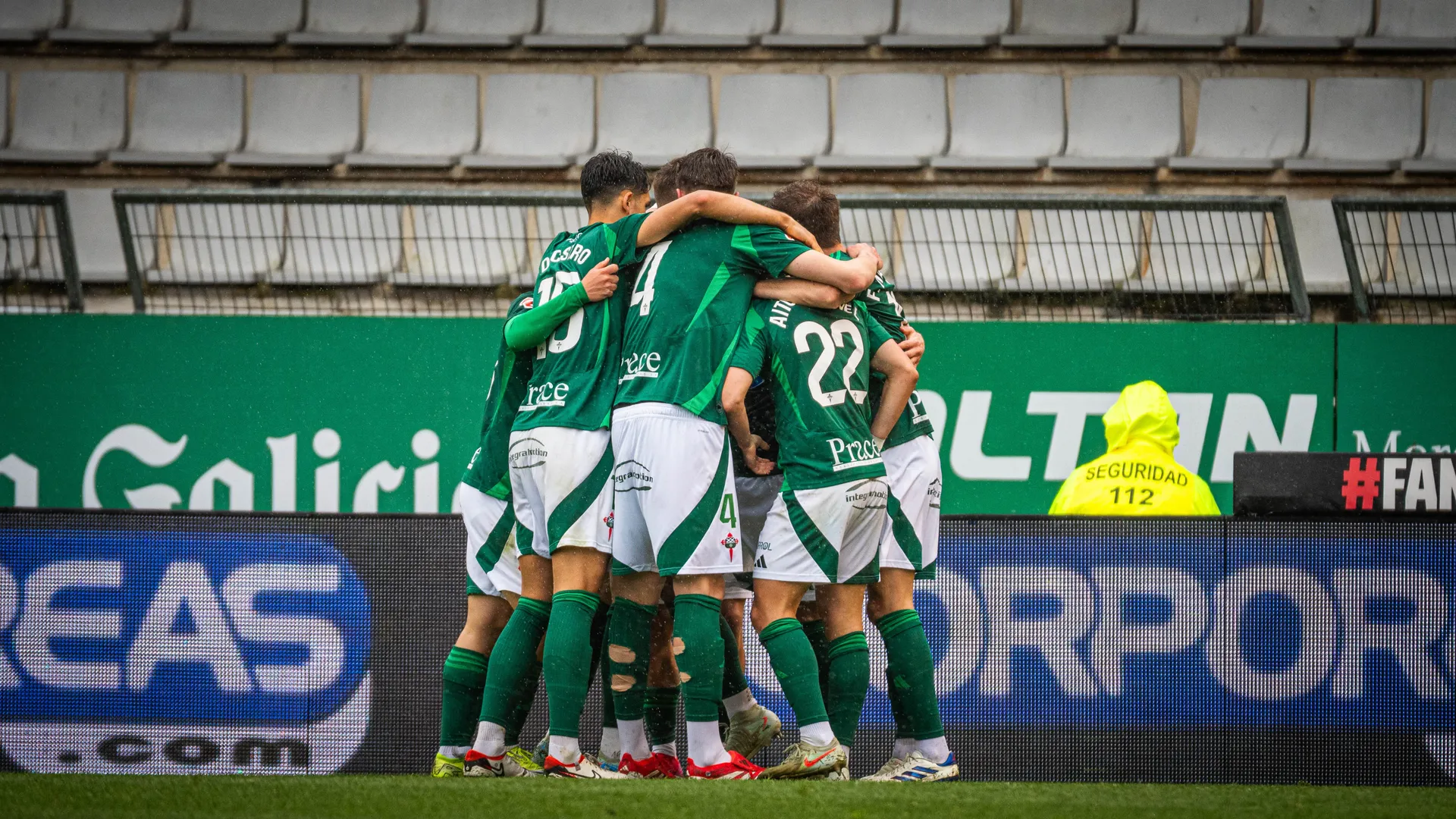 El Racing de Ferrol sobrevive: tumba al Eldense (1-0), rompe su sequía y evita el descenso matemático