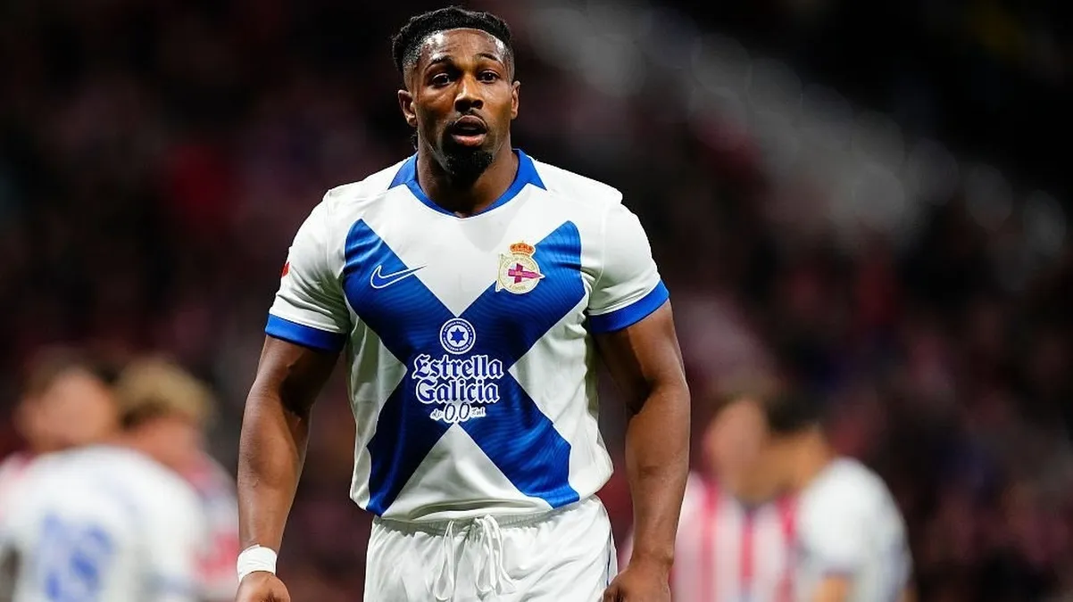 Adama Traoré, la decisión de Hidalgo: por qué el Deportivo aprovecha sus últimos 30 minutos