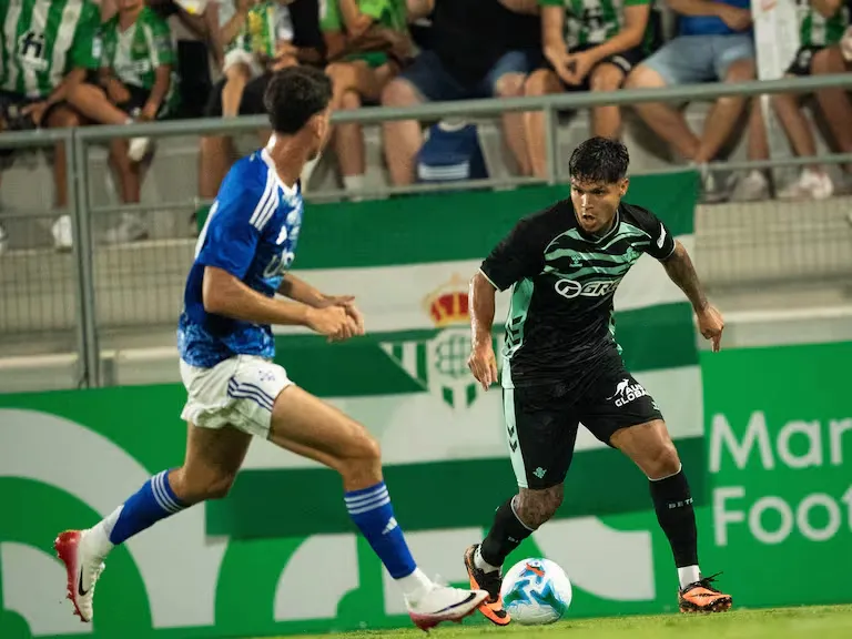 VIDEO | Cucho Hernández noqueó a un jugador… ¡de su propio equipo!