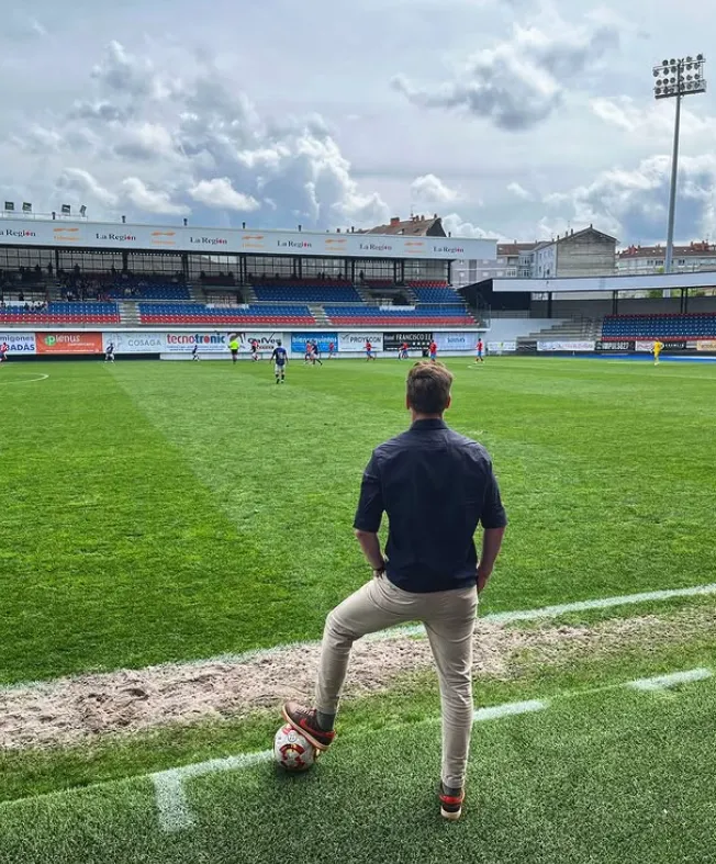 Borja Fernández ata el banquillo de la UD Ourense hasta 2026 🔥 El arquitecto del ascenso seguirá al mando