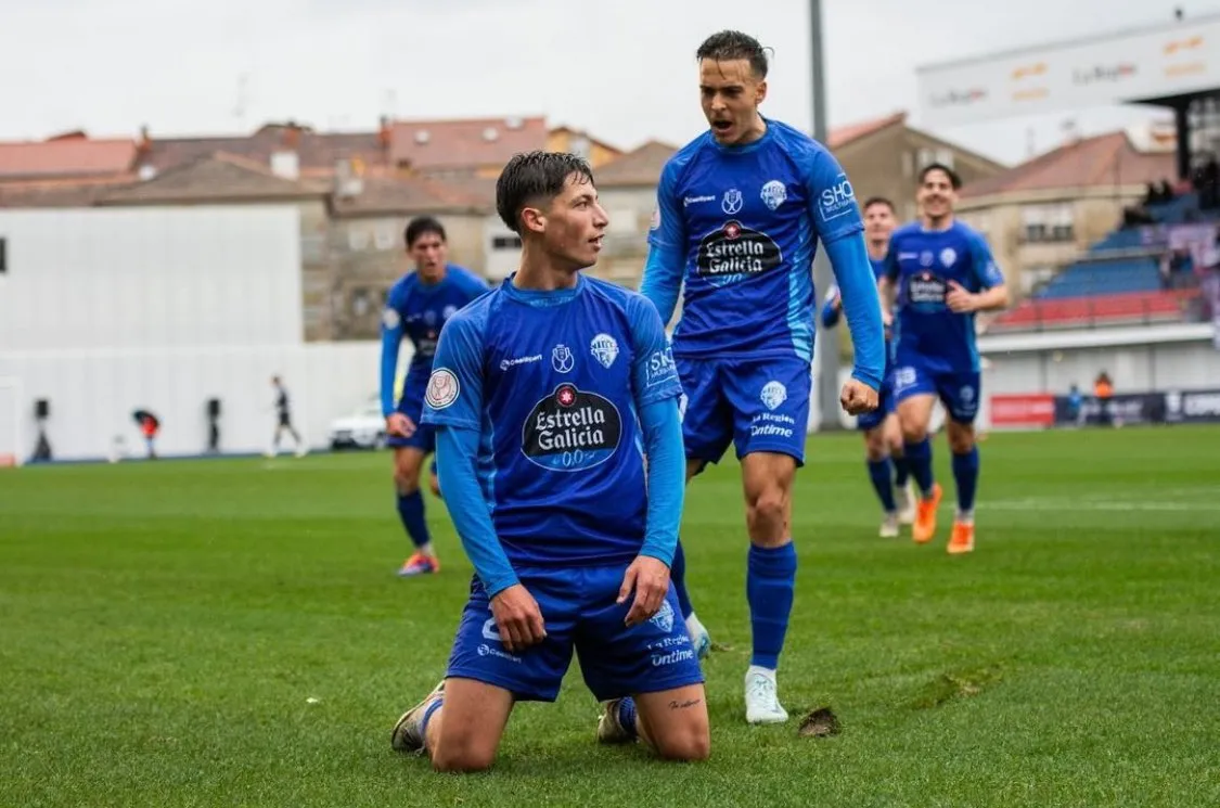 🔥 La Ponferradina, pendiente del ascenso, entra con fuerza por Jairo Noriega y amenaza a Racing y Deportivo ⚔️