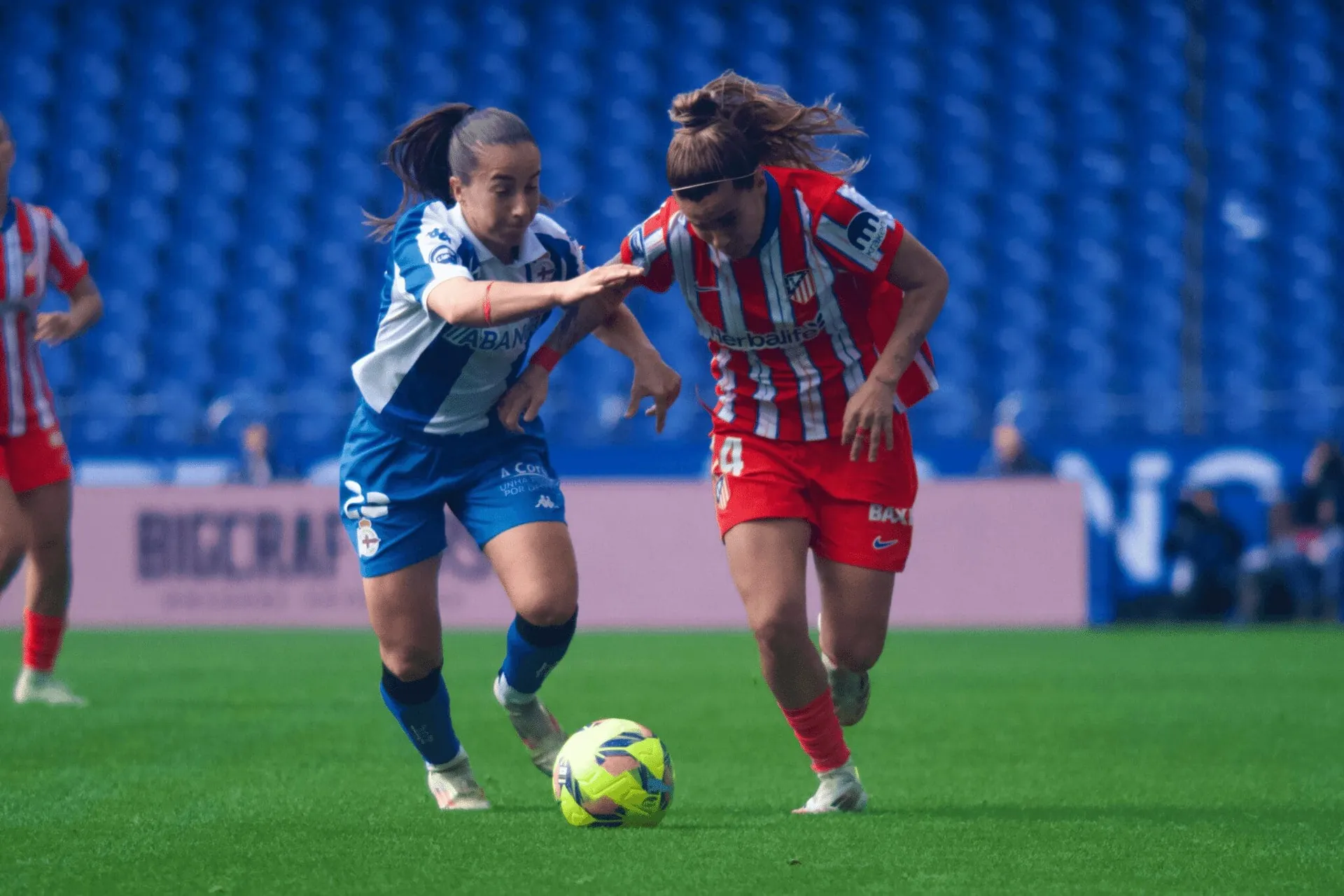 El Deportivo se la vuelve a jugar a un tercero al no dejarse superar por el At. Madrid en Riazor (0-0)