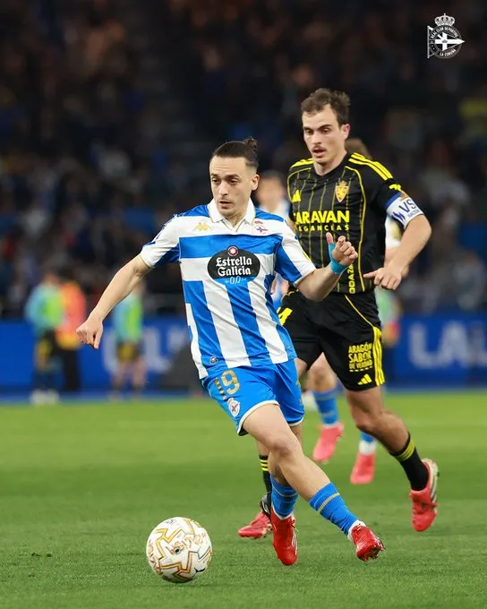 Riazor empuja al Deportivo hacia Primera: remontada brutal y comunión final con la afición