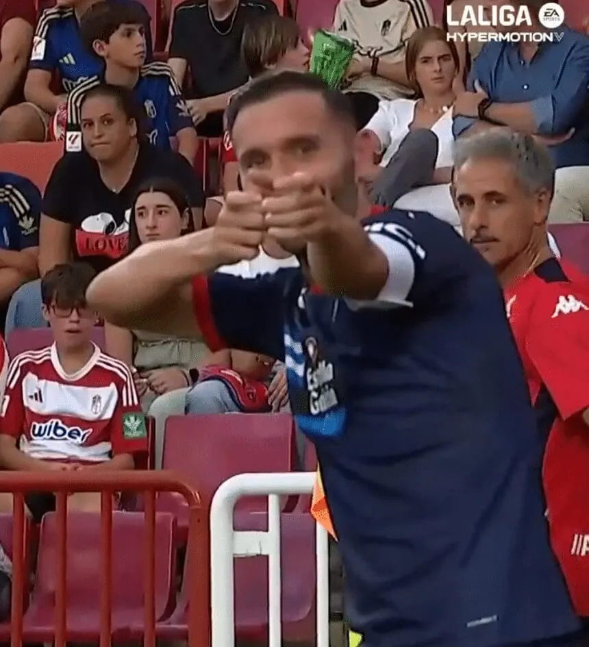 Lucas Pérez saca petróleo en Los Cármenes: el Deportivo sigue sumando