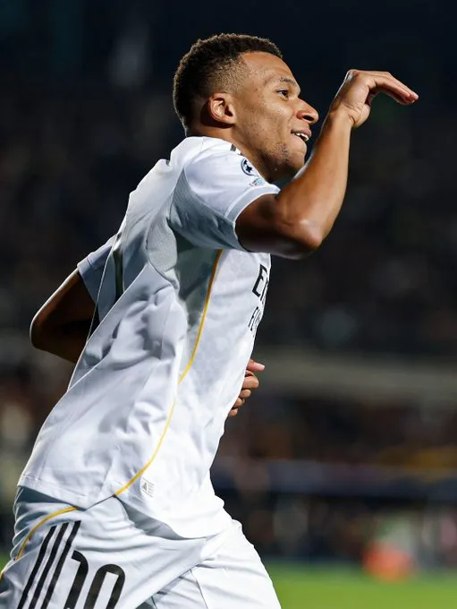 🚀 Exhibición blanca en Kazajistán: Mbappé firma un ‘hat-trick’ y el Madrid arrasa (0-5)