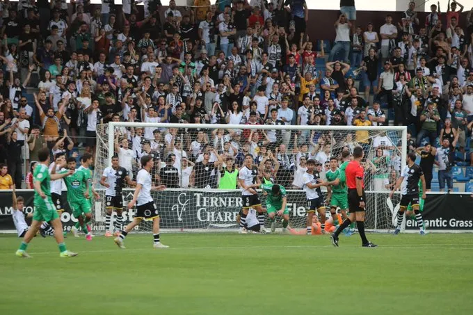 El Racing de Ferrol baja el telón con otra derrota y cierra una temporada para olvidar