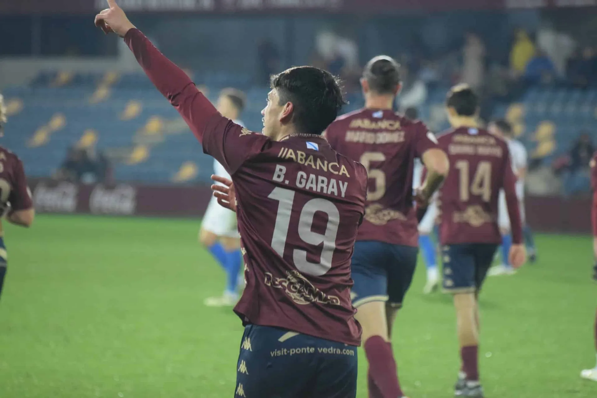 El Pontevedra no cede en el pulso por la liga y suma tres puntos en Pasarón (2-1)