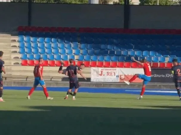 La UD Ourense planta cara al Celta B en un intenso amistoso de pretemporada (VIDEO)