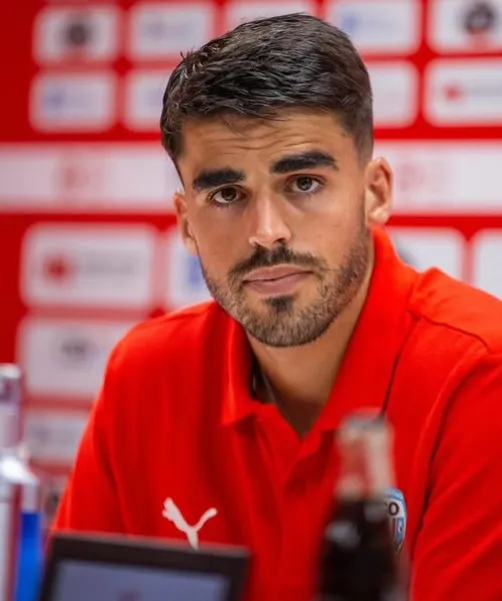 Jon Cabo lanza el mensaje: "Cada partido es una final, y la primera es en Irún"