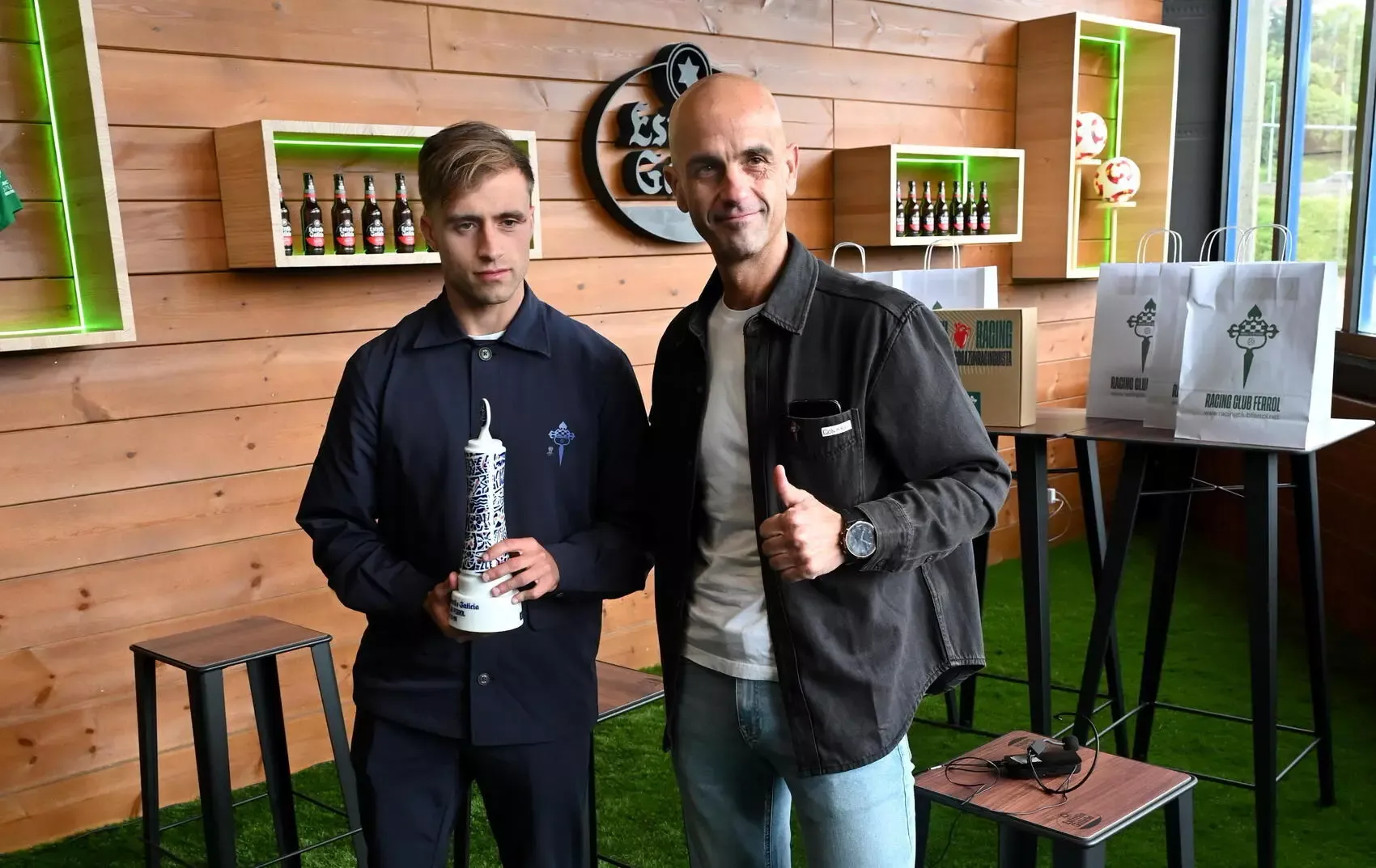 Álvaro Ramón gana el premio Estrella Galicia y salva el honor individual en un Racing lleno de dudas