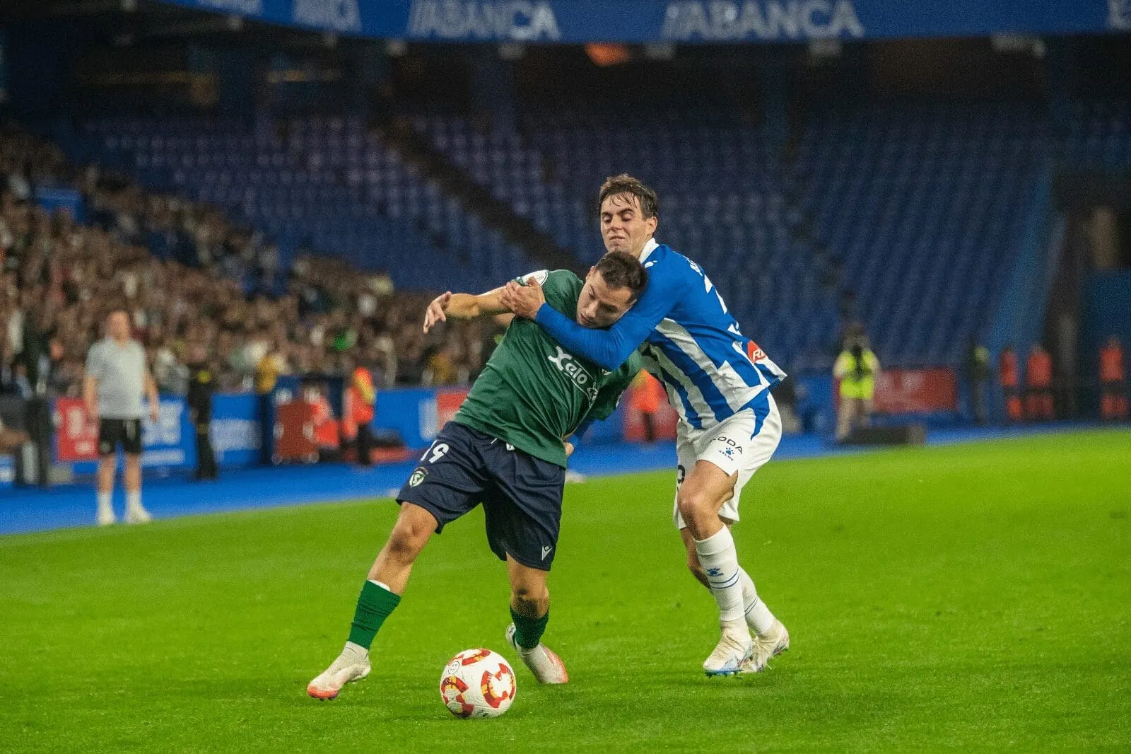 La noche mágica del San Tirso duró casi... los noventa minutos : La épica se frena en el tramo final ante un Espanyol letal