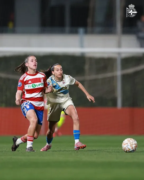 El Deportivo Femenino se hunde en Granada por un fallo decisivo y se complica en la tabla
