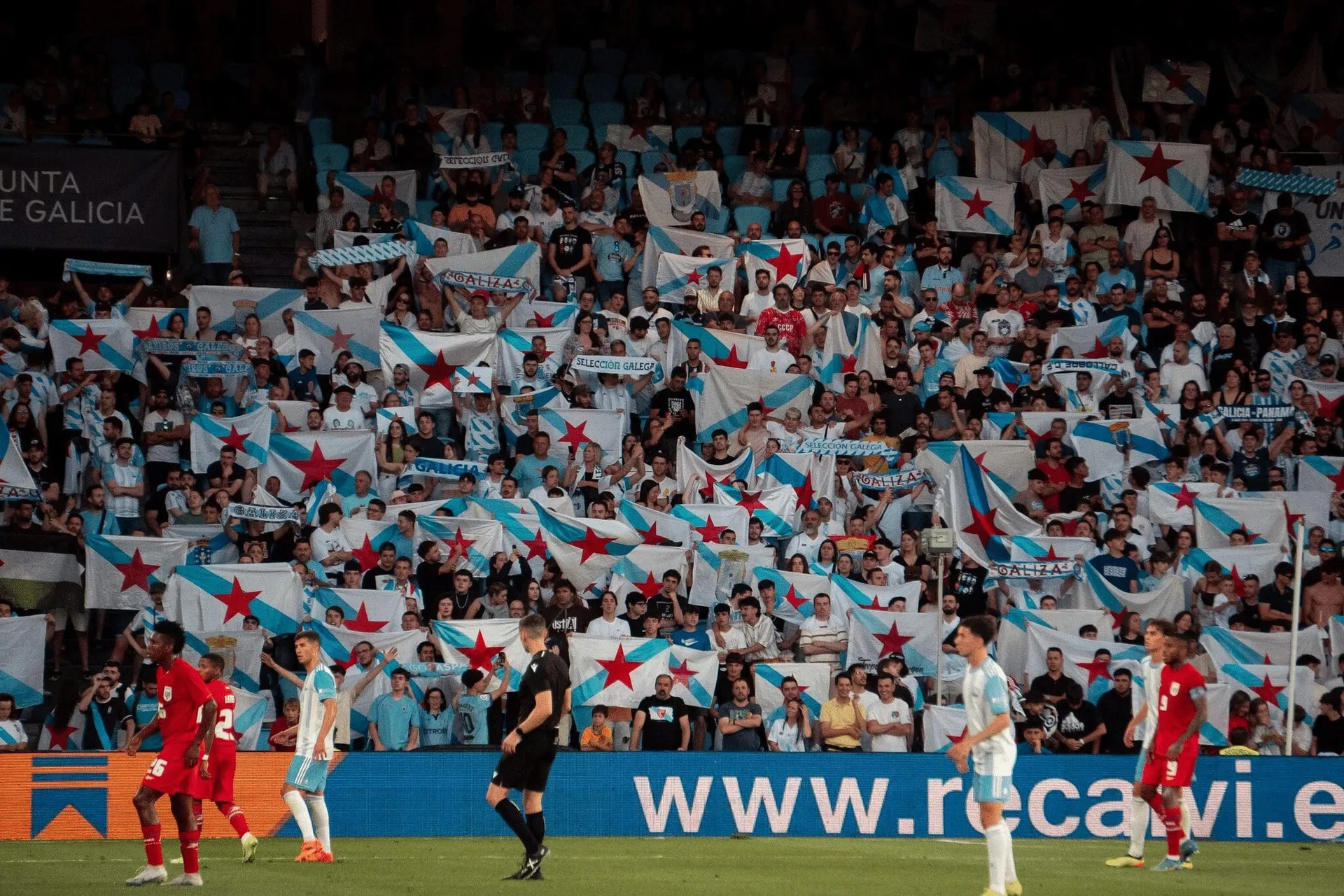 GALERÍA | Las imágenes del Galicia-Panamá: previa, afición, grada y partido