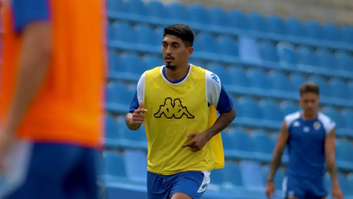 🚨 Fichaje inesperado en Galicia: César Moreno aterriza en el Ourense CF 🔴⚪