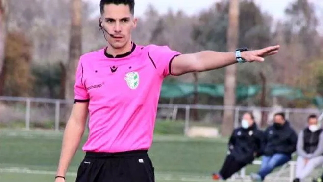 ⚖️🚨 El árbitro más tarjetero entra en escena: Camacho Garrote pitará al Racing en Valdebebas ⚡🔥