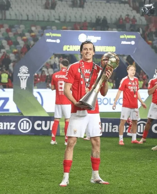 Álvaro Carreras brilla en la histórica conquista del Benfica en la Taça da Liga