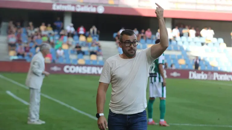 El mensaje de Yago Iglesias agita el final de curso del CD Lugo tras otro golpe en el Anxo Carro