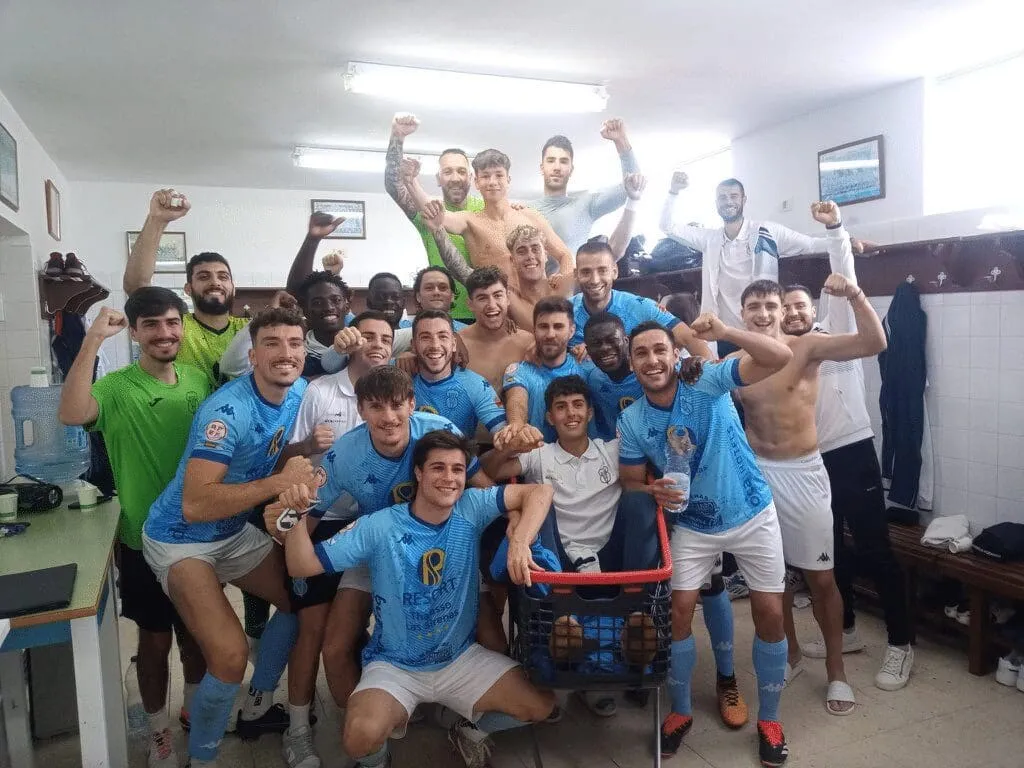 El Viveiro sigue intratable y doblega al Villalonga con solvencia