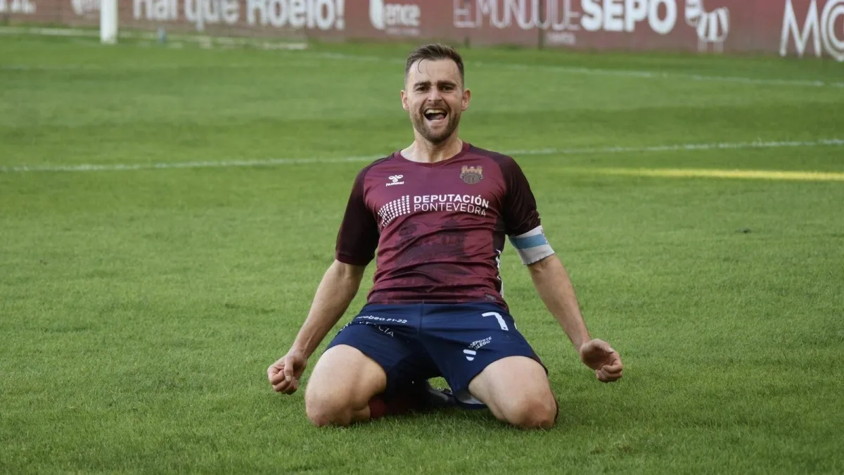 Pontevedra CF: Álex González, capitán con solo 15 minutos ante una nueva jerarquía