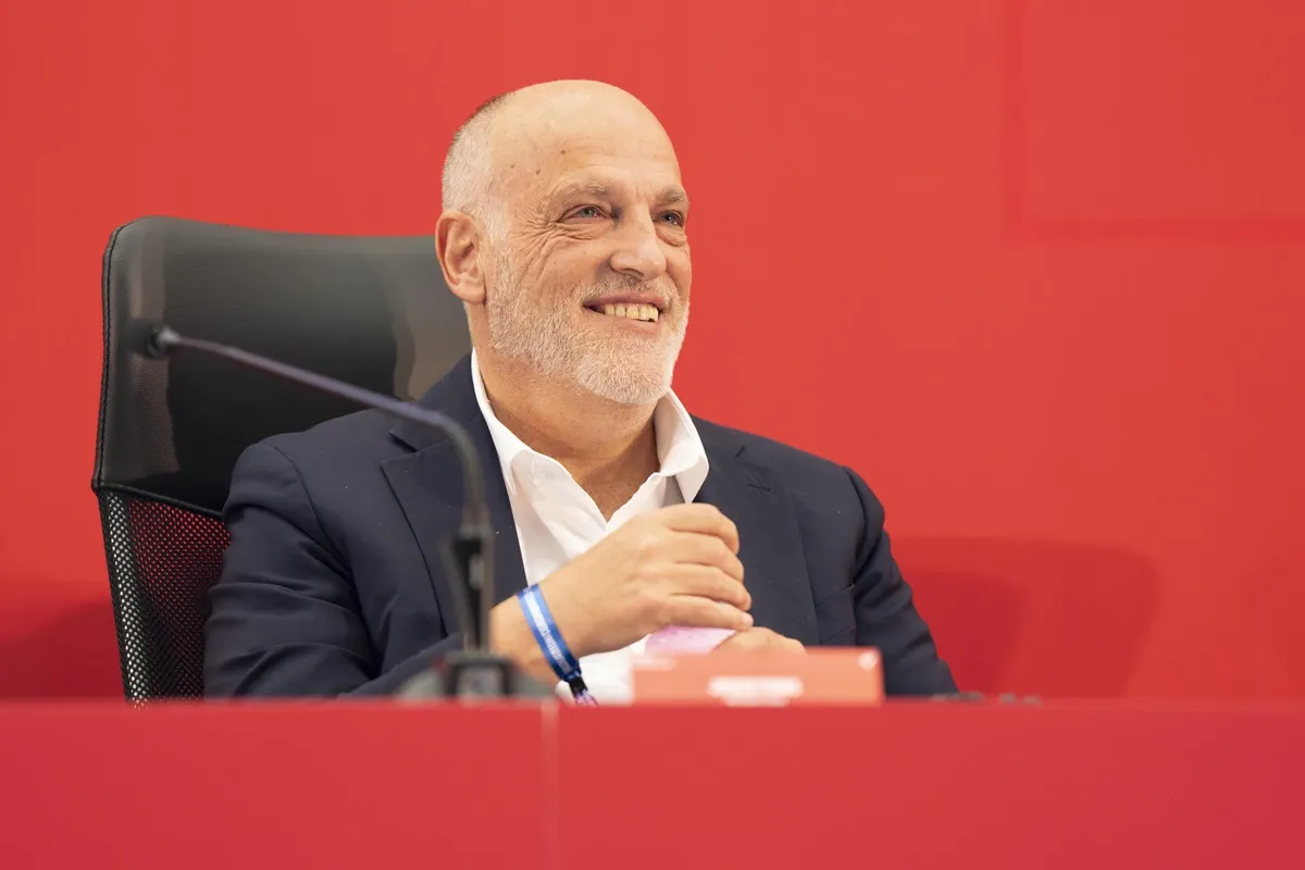 Javier Tebas pone fecha al siguiente paso del fuera de juego en LaLiga: qué cambia en 2026/27