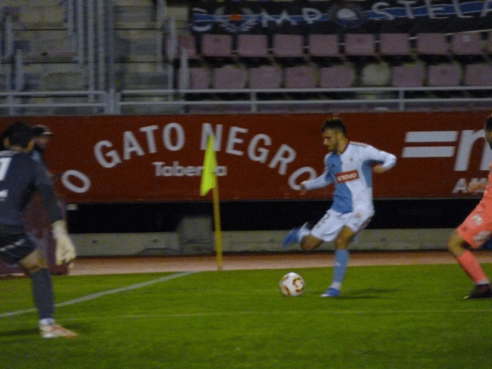 El Compostela sufre pero se mete en la final de la Copa RFEF tras un vibrante 3-2 contra el Poblense (VIDEOS)