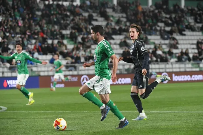 El Racing de Ferrol se asoma al abismo tras el naufragio en A Malata: de soñar con el ascenso a jugar con fuego por la permanencia