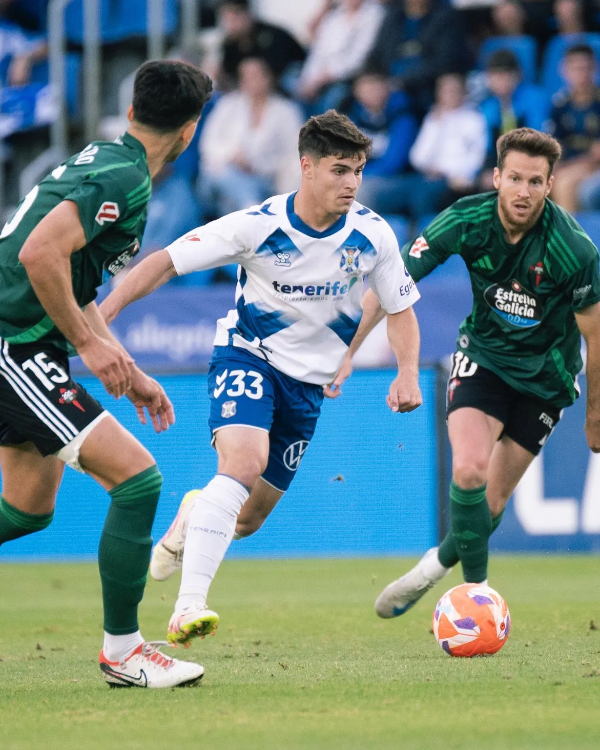 Triste reflejo de una temporada dura: el Racing no pasa del 0-0 ante el Tenerife