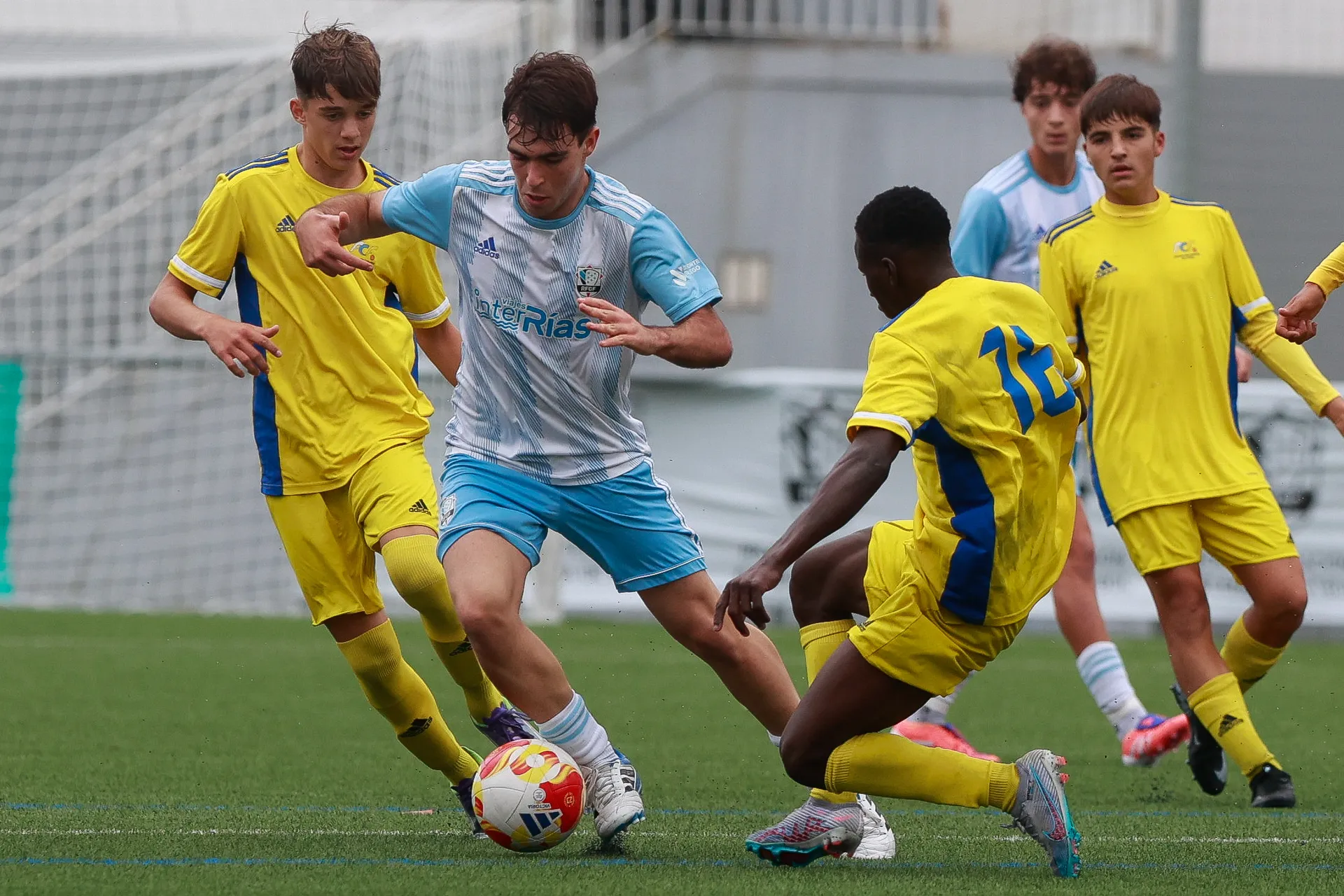 🔥 Estreno con orgullo gallego: goleada de la Sub-14 y empate con carácter de la Sub-16 💪⚽