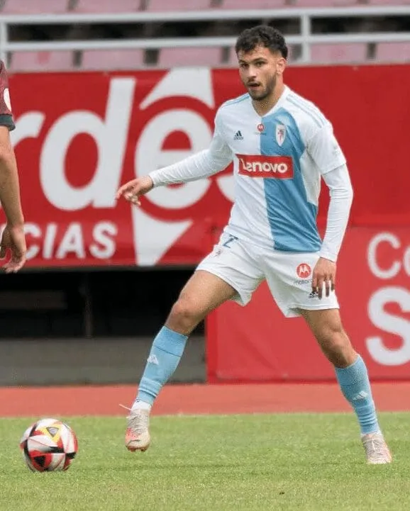 "Roque continúa en el Compos: Rumbo a los 100 Partidos con la "esede"